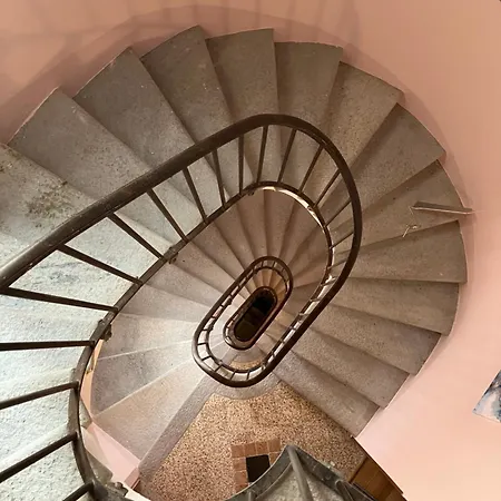 Saini With Air Conditioning