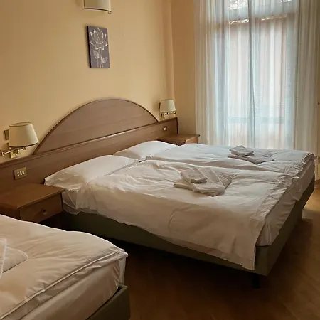 Saini With Air Conditioning Hotell 3*