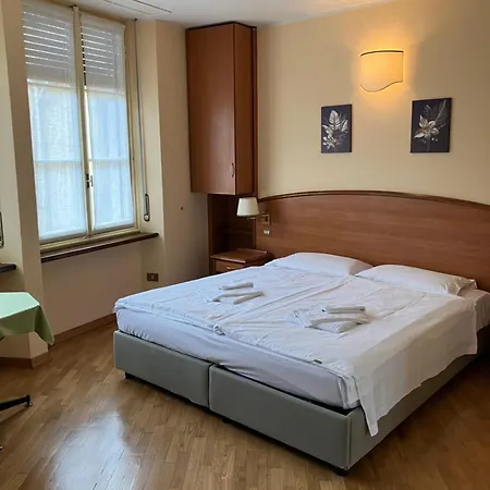 Hotell Saini With Air Conditioning Stresa