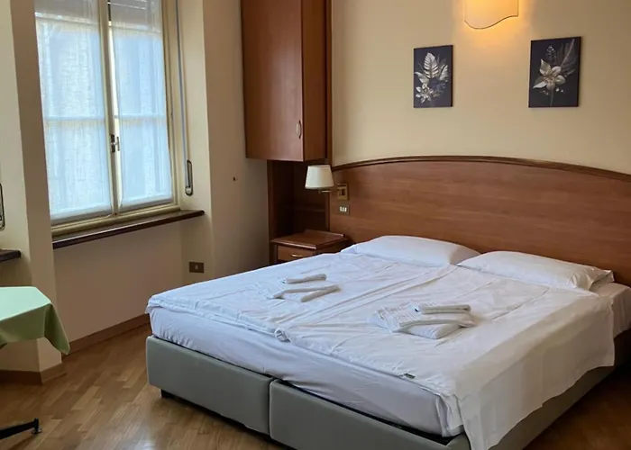 Hotel Saini With Air Conditioning Stresa