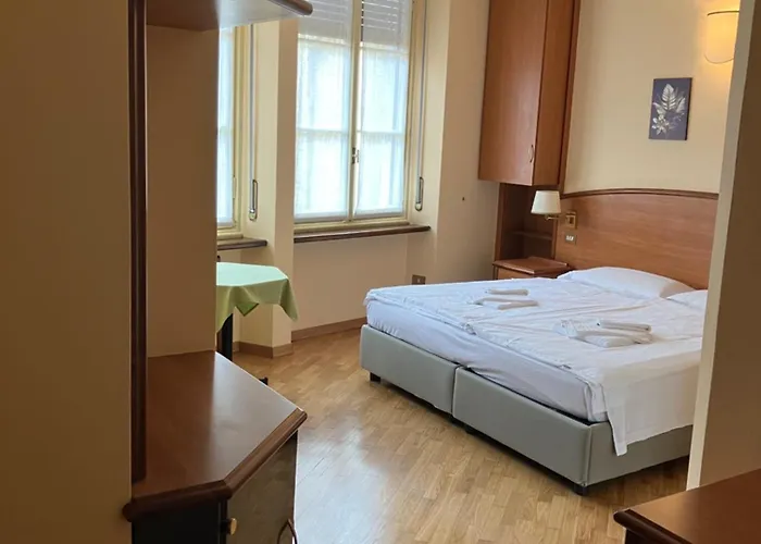 Hotell Saini With Air Conditioning Stresa