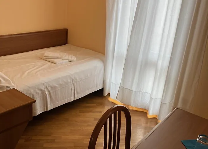 Szálloda Saini With Air Conditioning